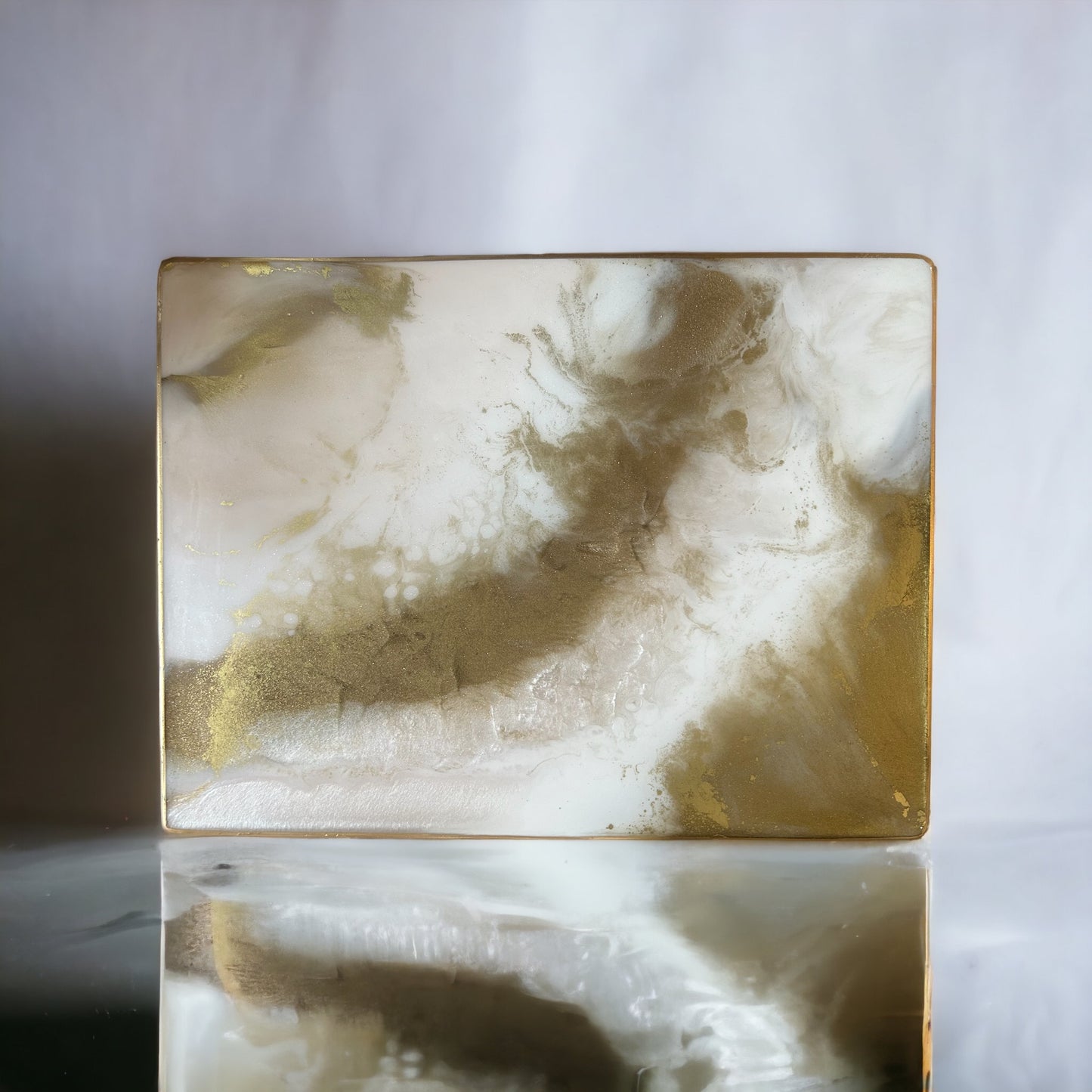 Placemat | Centrepiece | Gold & White Resin | On Wooden base